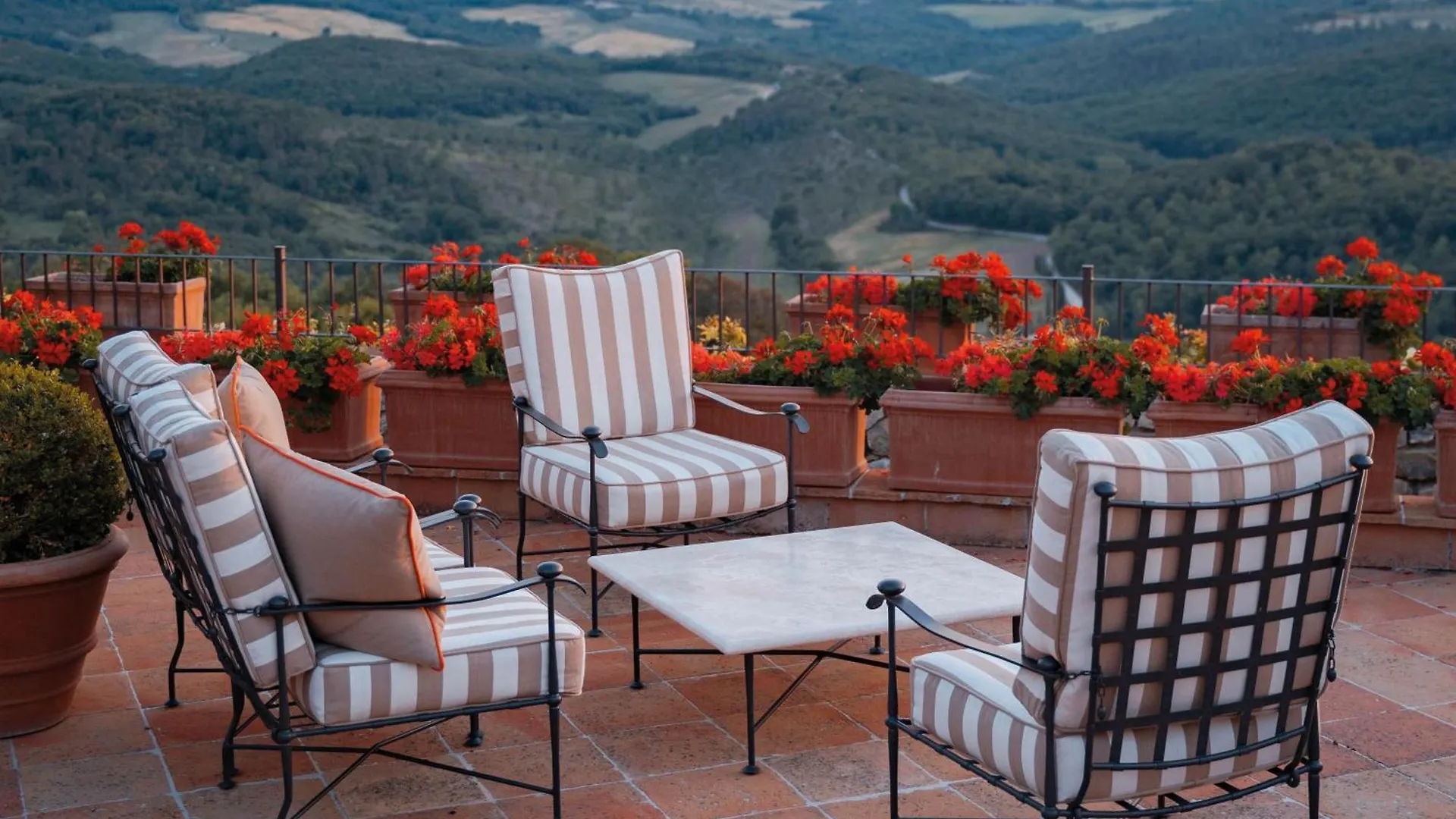 Castello Di Casole, A Belmond Hotel, Tuscany 카솔레 델사 이탈리아